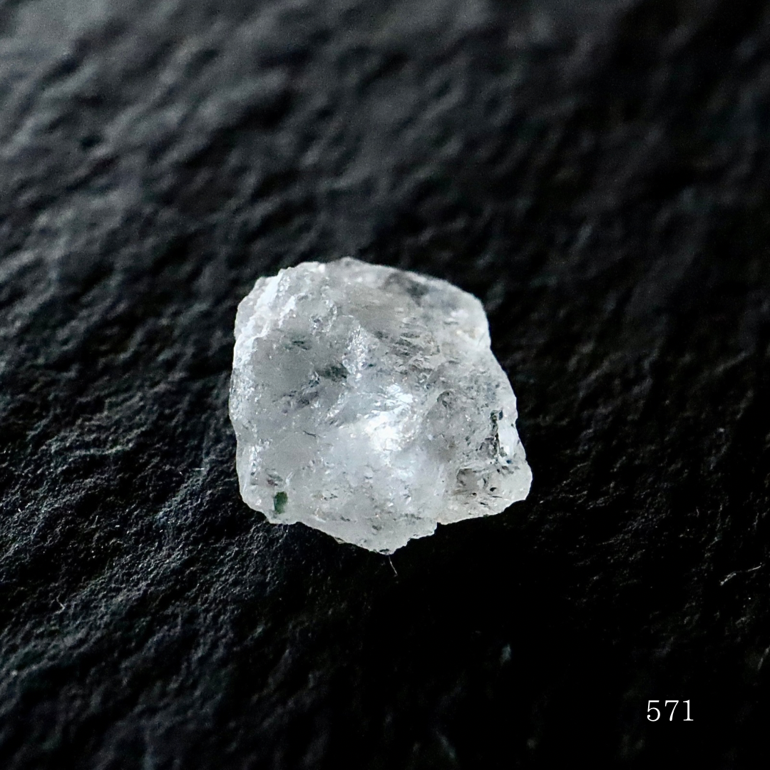 ロシア産 フェナカイト 原石 0.72ct No.571 | Kay✴︎ 光波動®︎石