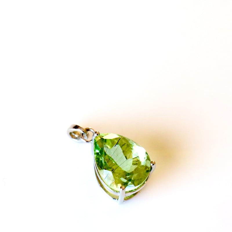 ルドウィジャイトイン ペリドット ペンダント トップ pt900 | Kay
