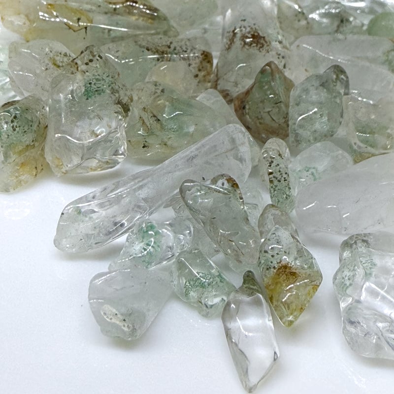 光波動 フックサイト ファントム イン クォーツ 40g 穴なしさざれ石