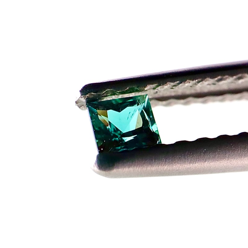 アレキサンドライト 0.097ct ブラジル エメラルドマイン社製 カラー