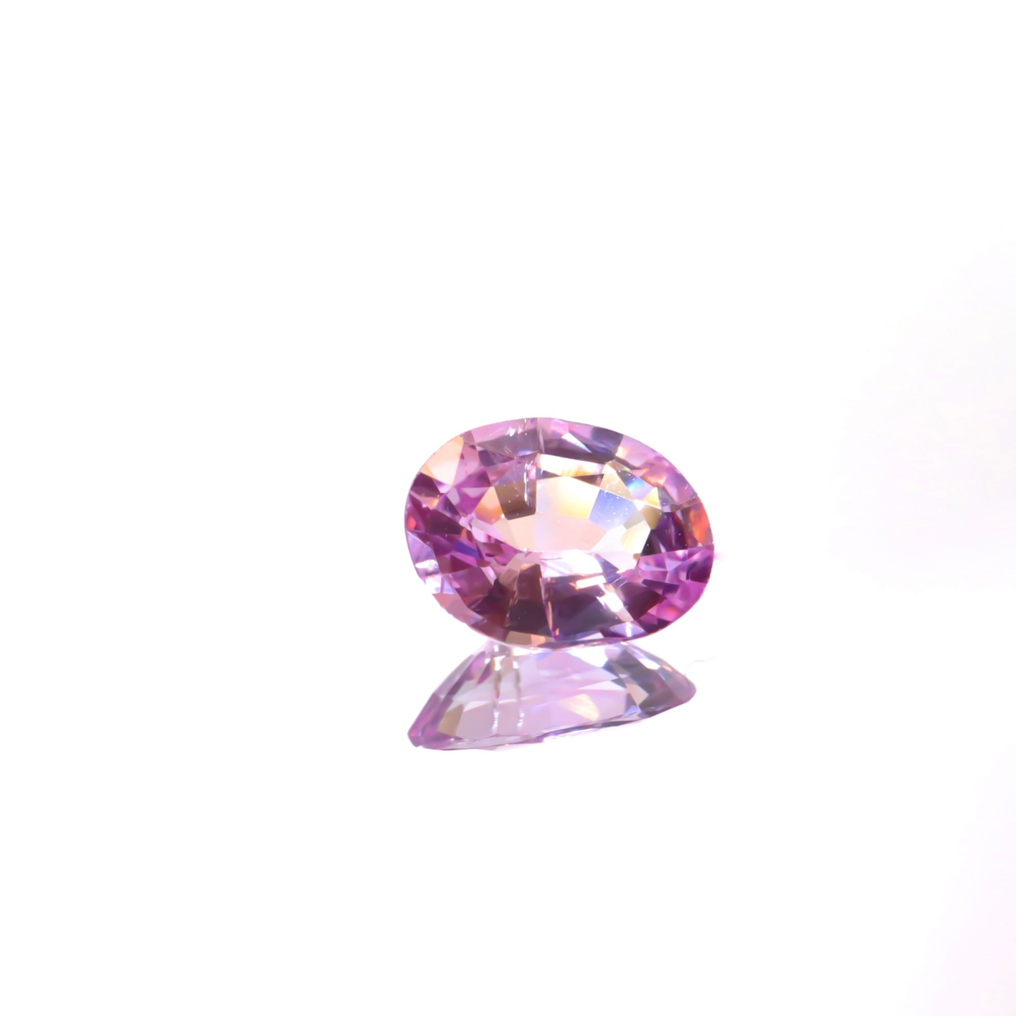 スリランカ産 ピンクサファイア 蛍光 0.700ct オーバルミックスカット