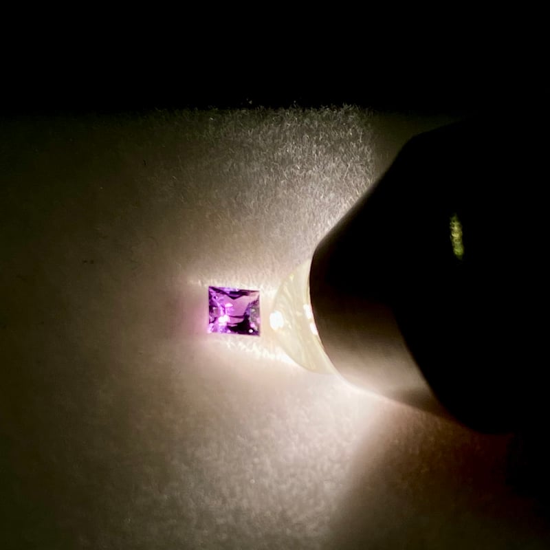 アレキサンドライト 0.097ct ブラジル エメラルドマイン社製 カラー