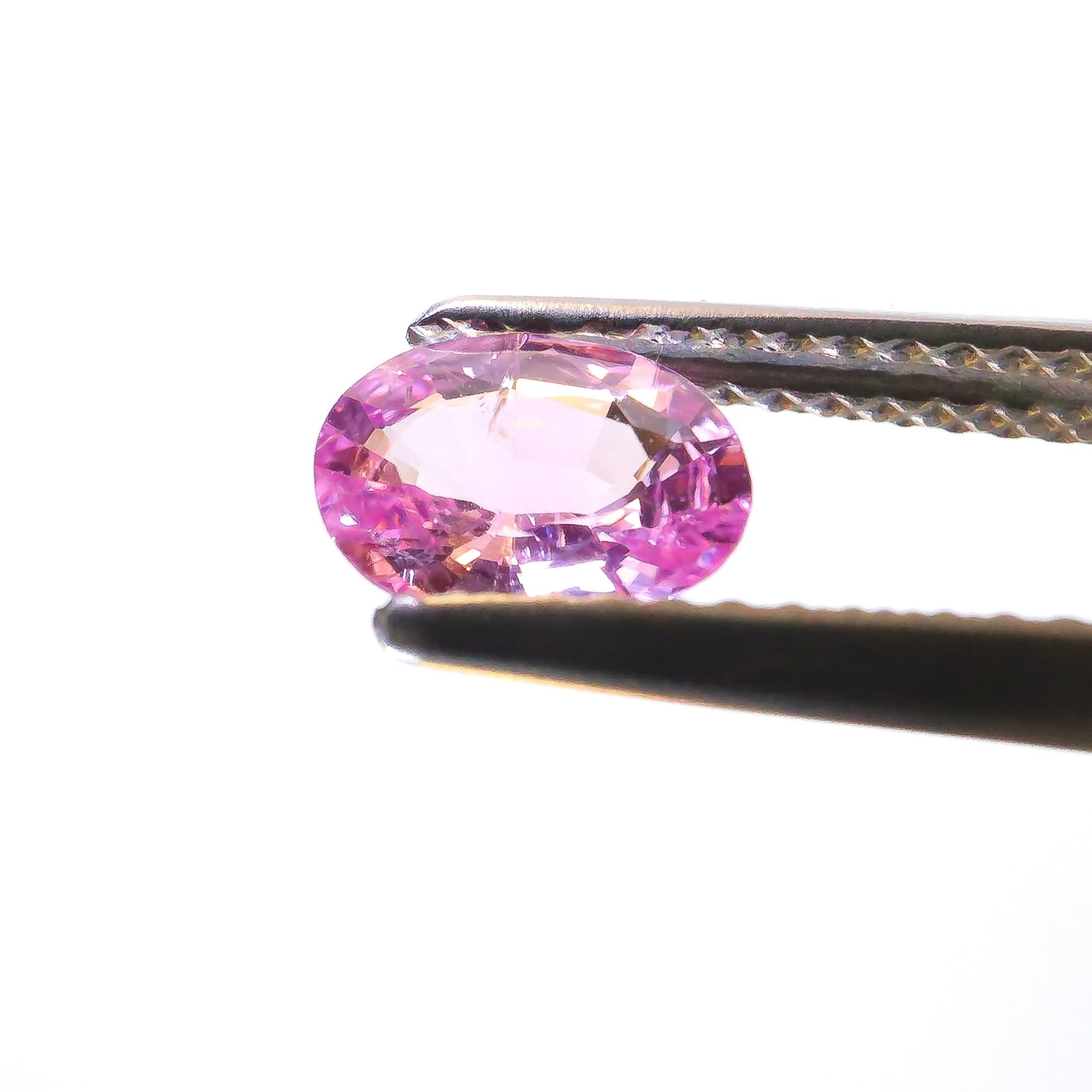 スリランカ産 ピンクサファイア 蛍光 0.700ct オーバルミックスカット
