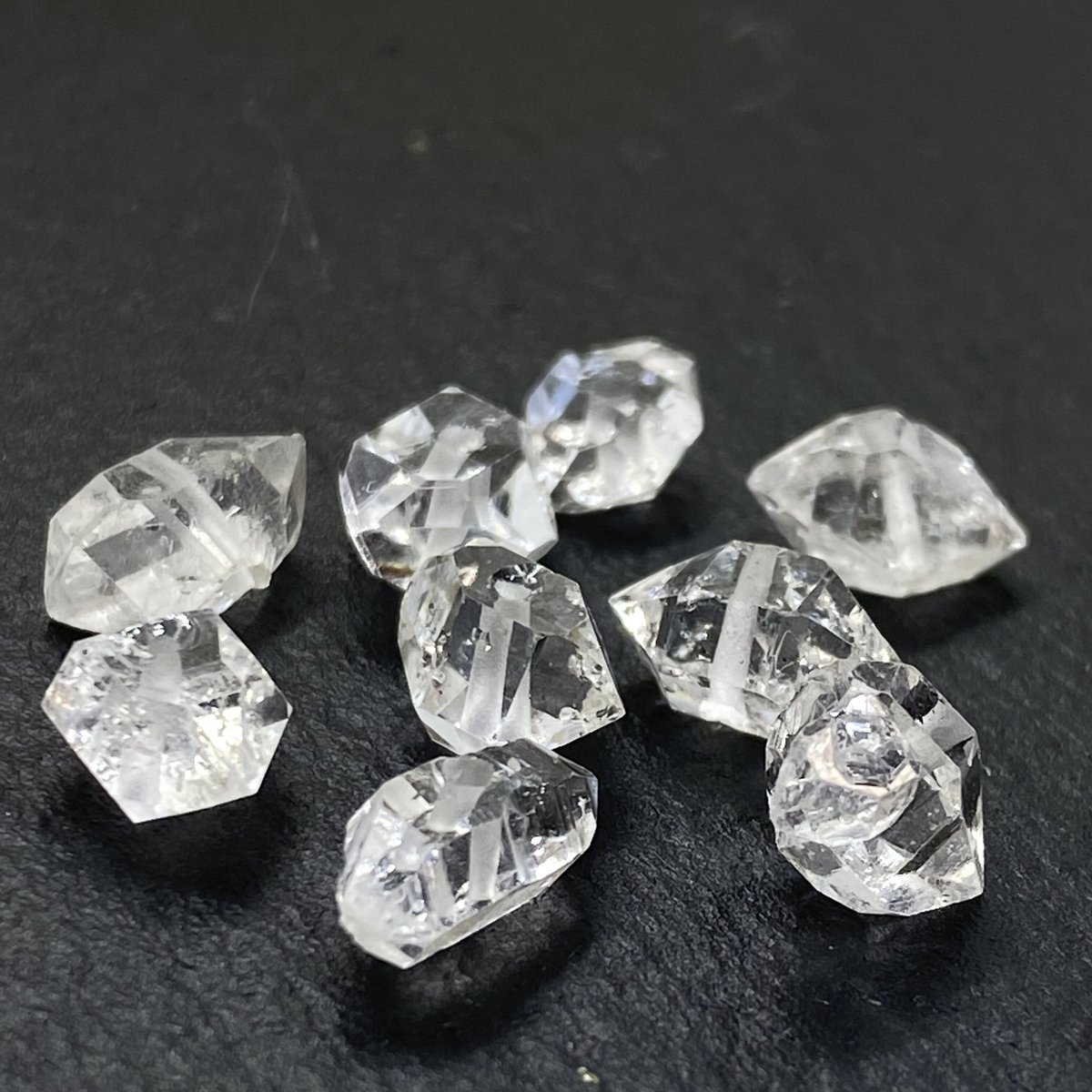 透明度抜群！ ハーキマーダイヤモンド 原石 カットビーズ 穴あき 約2g 