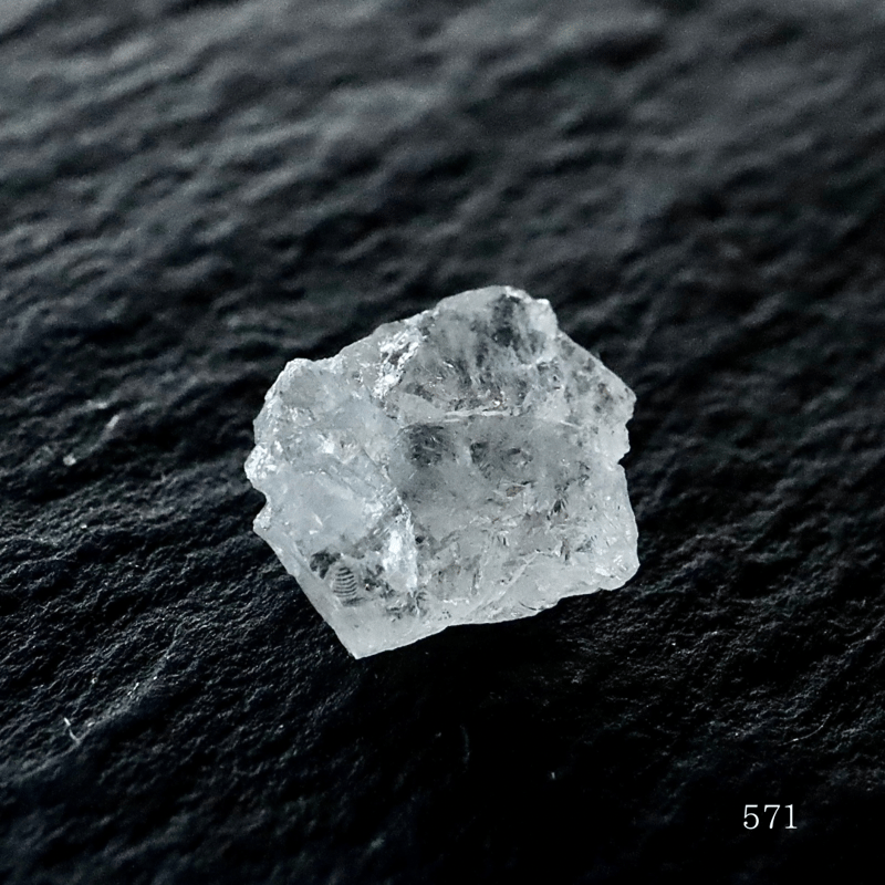 ロシア産 フェナカイト 原石 0.72ct No.571 | Kay✴︎ 光波動®︎石
