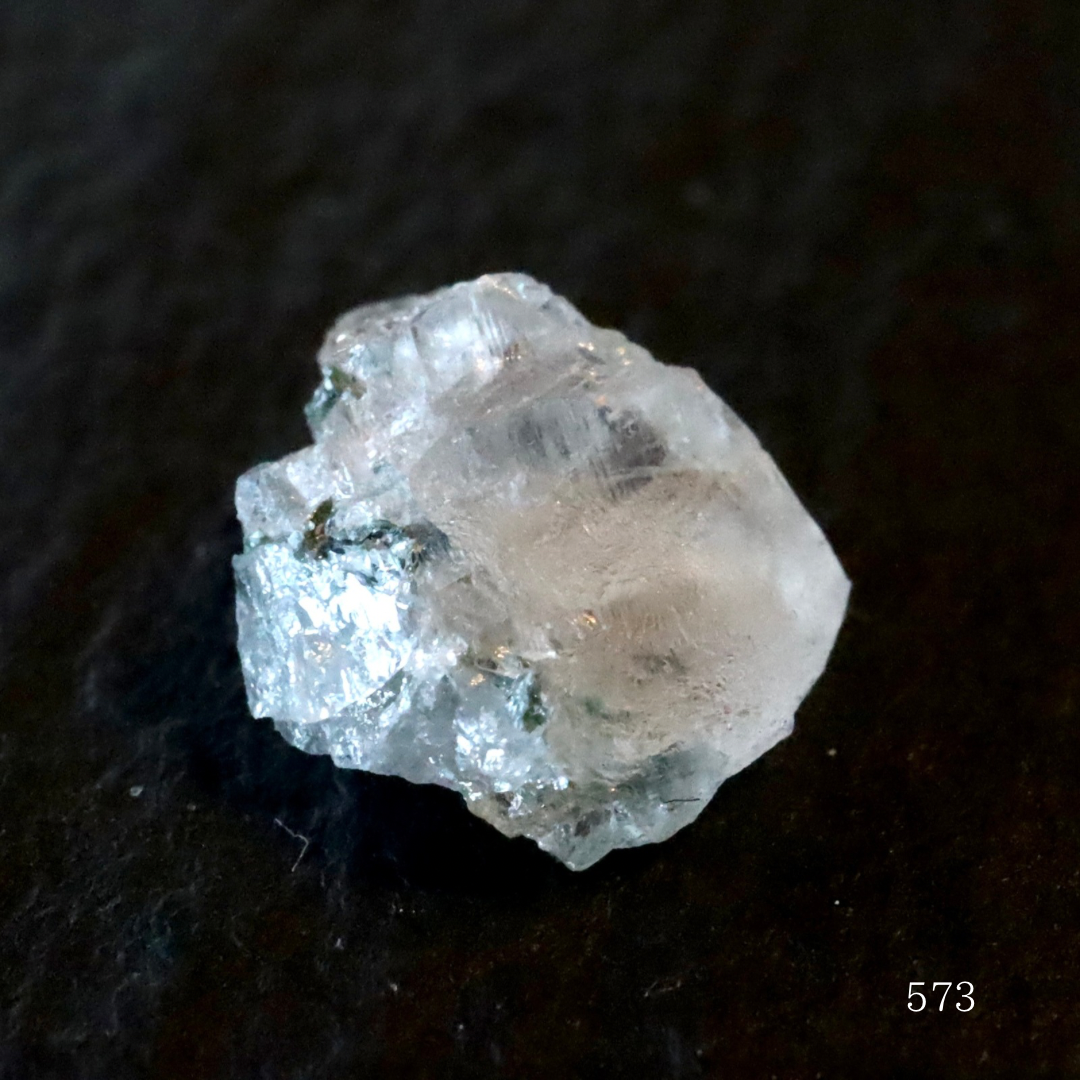 フェナカイト　原石   産地：ロシア ロシア産 フェナカイト 原石 0.95ct No.573 | Kay✴︎ 光波動®︎石