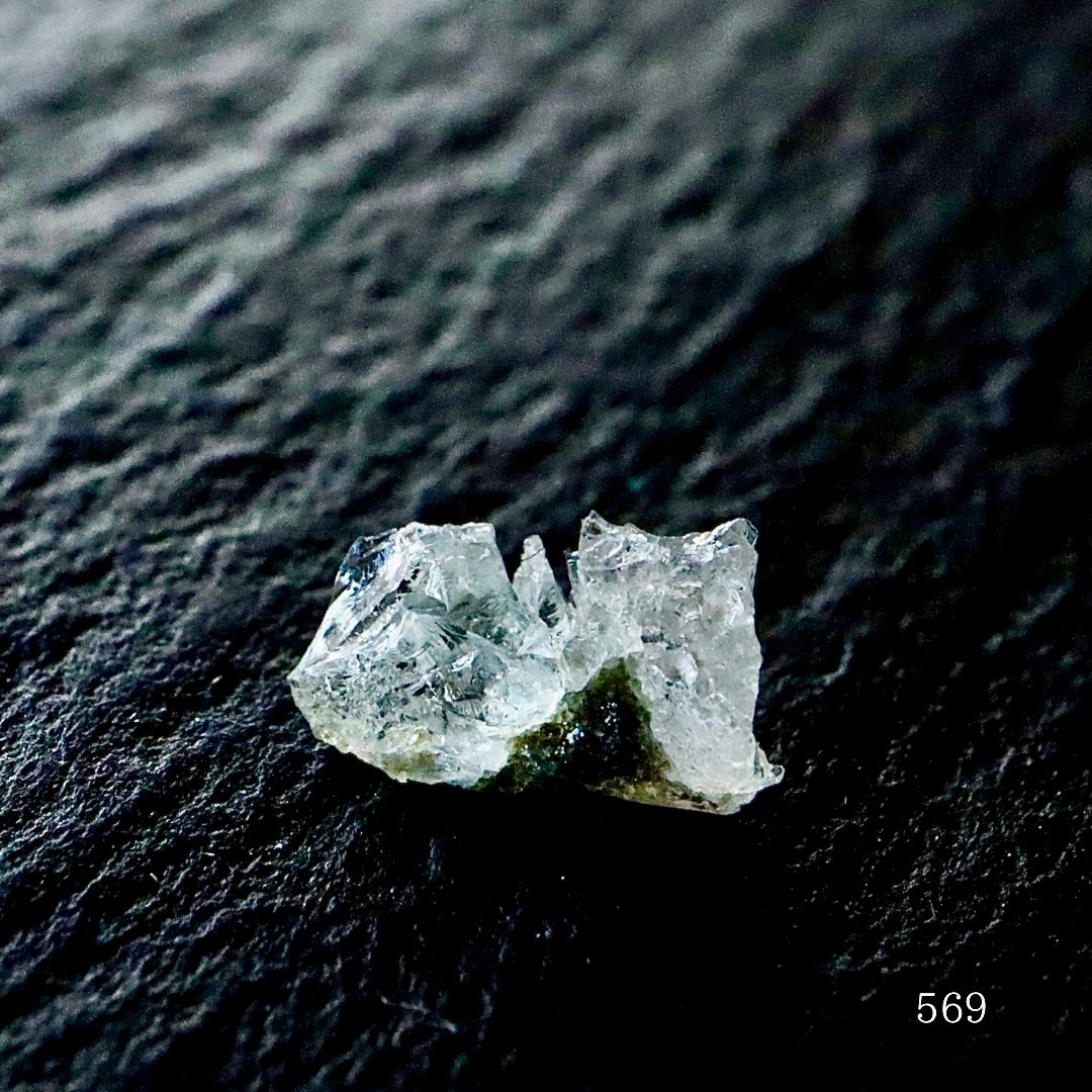 ロシア産 フェナカイト 原石 0.57ct No.569 | Kay✴︎ 光波動®︎石