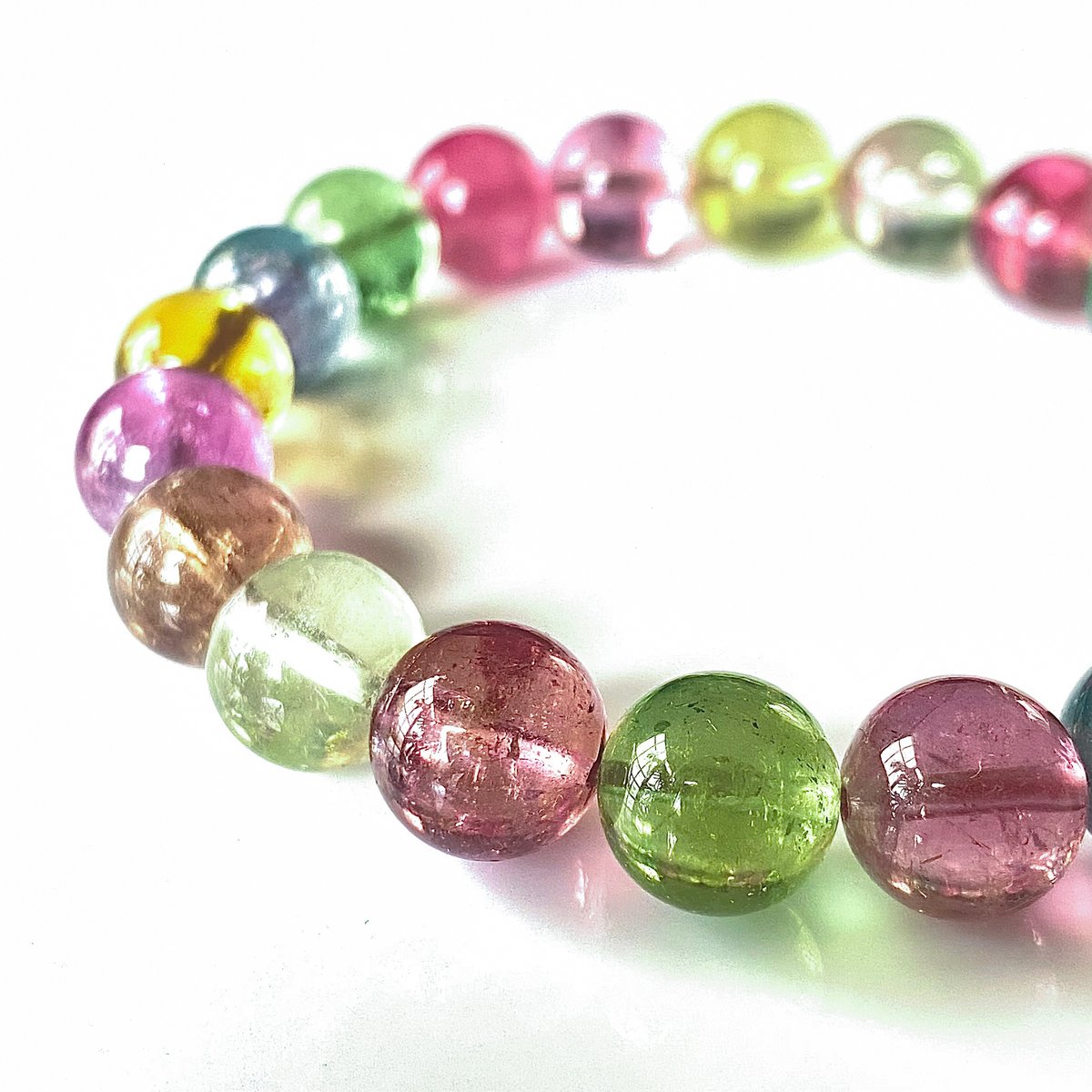 パステル　キャンディーカラー　トルマリン　ブレスレット k10YG］~虹色トルマリンのキャンディーブレスレット~ 天然石
