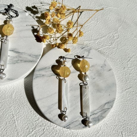 asymmetry yellow pierce earring