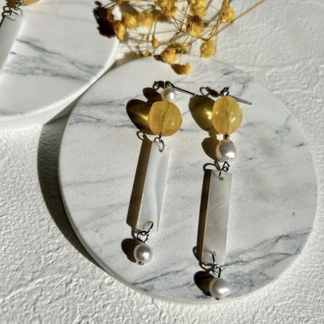 asymmetry yellow pierce earring