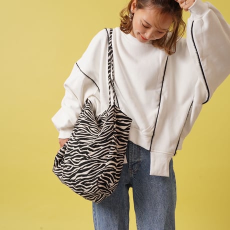 ゆったりdesign White スウェット