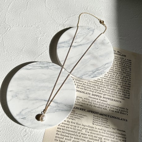 Perl necklace