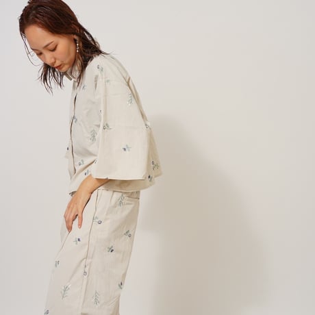 エンブロイダリーブーケtops&pants"CACCA select"