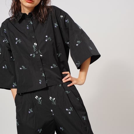 エンブロイダリーブーケtops&pants"CACCA select"