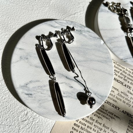 asymmetry  silver Design pierce earring