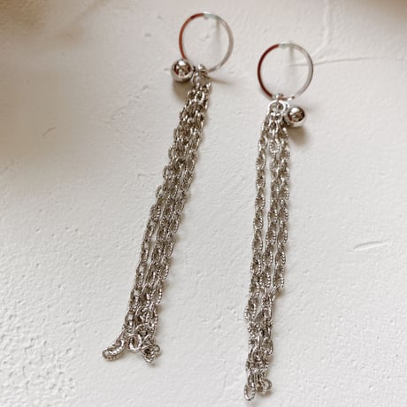 long chainピアス