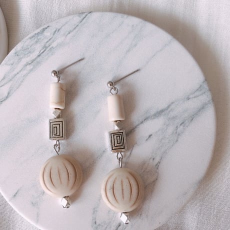 Whiteシルバーpierce.earring