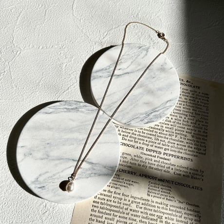 Perl necklace