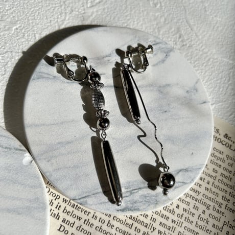 asymmetry  silver Design pierce earring
