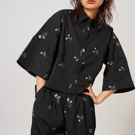 エンブロイダリーブーケtops&pants"CACCA select"