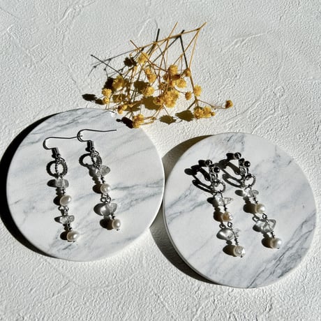 Perl &skeleton  pierce earring