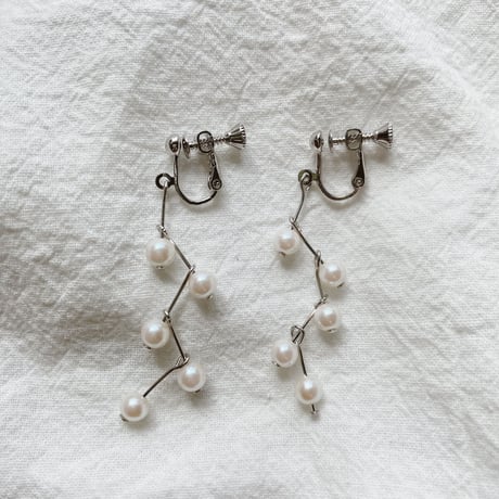 Perl unique pierce earring