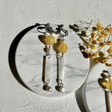 asymmetry yellow pierce earring