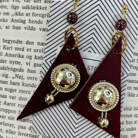 antique red pierce