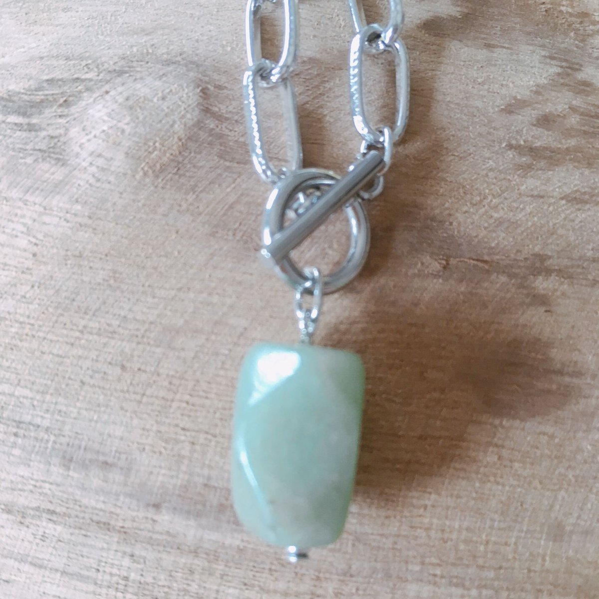 エメラルドグリーンストーン ネックレス 5月の誕生石エメラルドネックレス グリーンジェムストーン