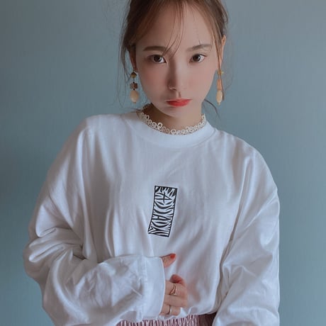 zebra柄縦ロゴCACCAsimple ロングTシャツ　White