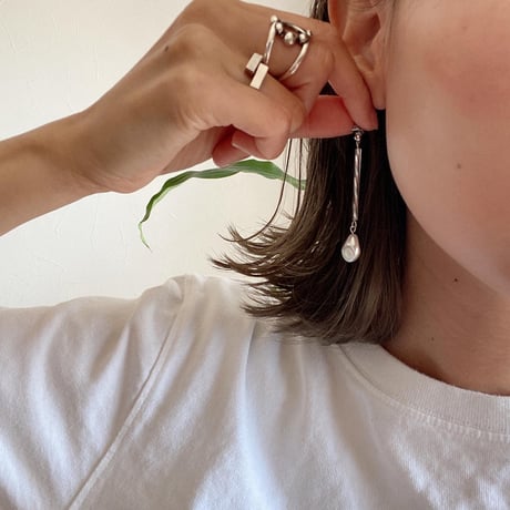 White Perl  pierce.earring