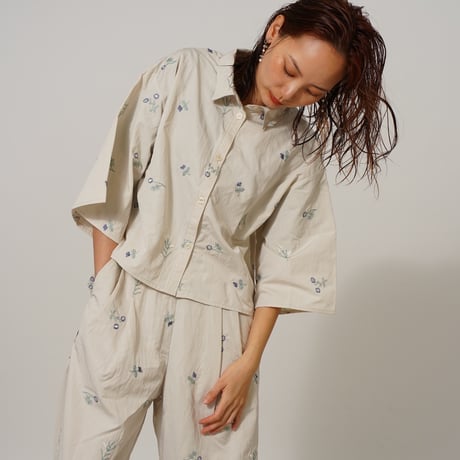 エンブロイダリーブーケtops&pants"CACCA select"