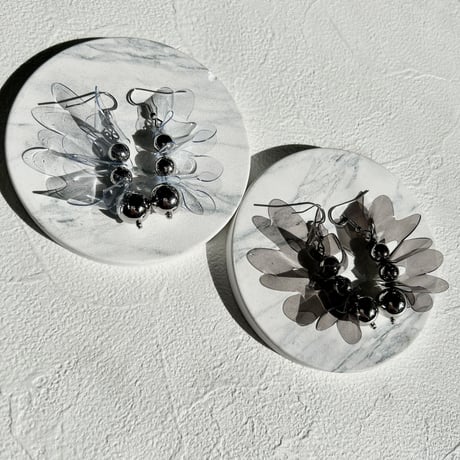 fluttering　pierce.earring