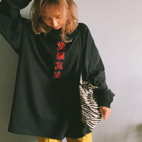 愛羅武友オーバーサイズロンT"CACCA original"