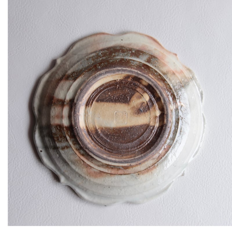 古谷浩一】彫刻皿 6寸 | 緋色の商店街