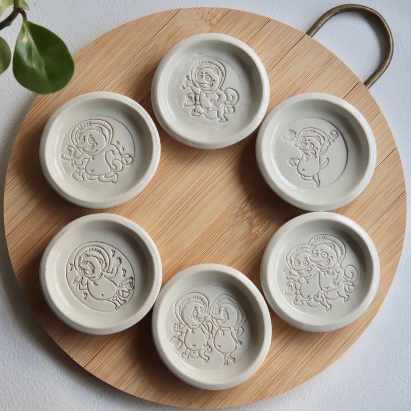 藤原孝親】たぬきのしょうゆ豆皿 | 緋色の商店街