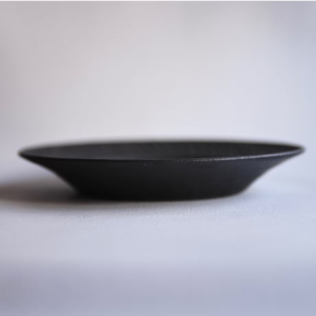 【山本雅則】しのぎリム皿18cm 黒