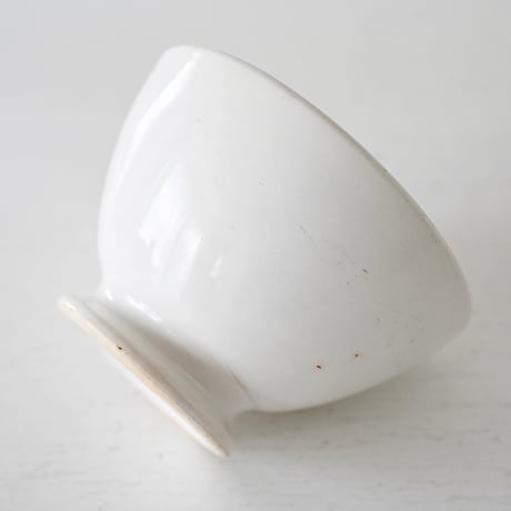 ベルギー BOCH 白い"厚手"ボウル(F) Φ15cm