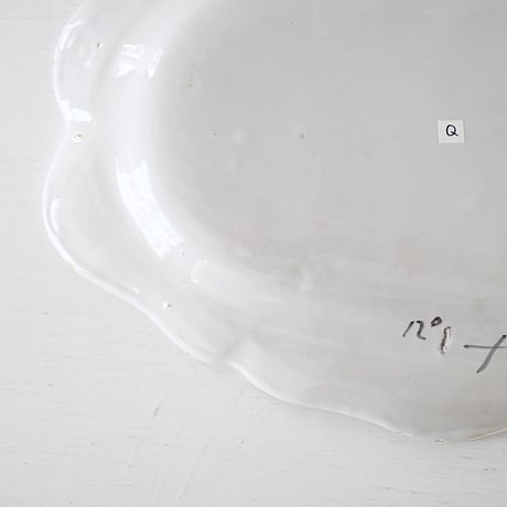 白釉 Moustiers オーヴァル大皿(Q) ×印 w43cm