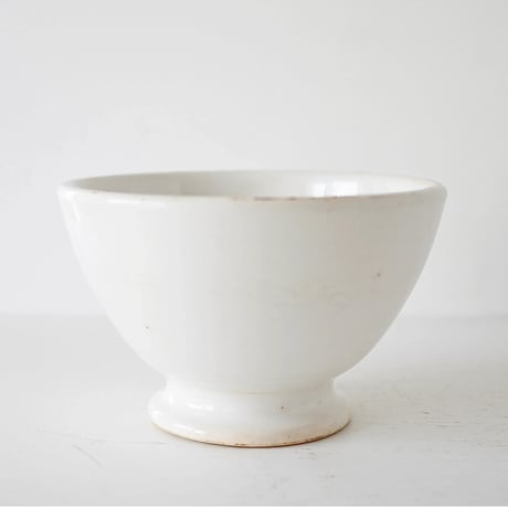 ベルギー BOCH 白い"厚手"ボウル(F) Φ15cm