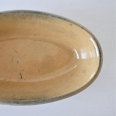 Dieulefit 淡い黄釉のオーヴァル深皿 w29.5cm