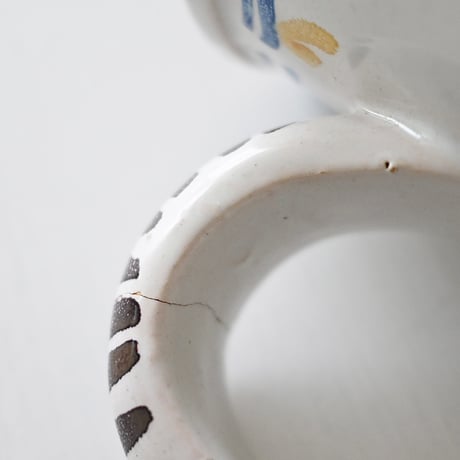 白釉 緑&茶の葉が描かれた大きなピシェ ※修復跡あり