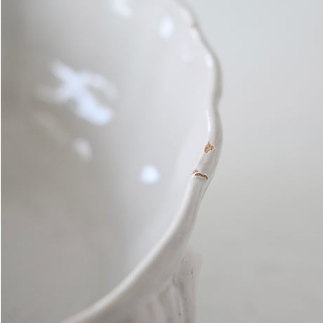 白釉 エンボス入りスーピエール Φ26cm