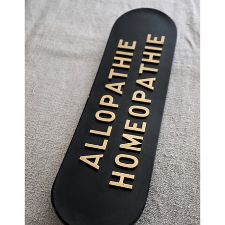 1920年代 Pharmacyの看板(ALLOPATHIE HOMEOPATHIE)
