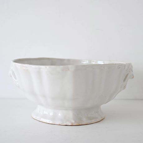 白釉 エンボス入りスーピエール Φ26cm