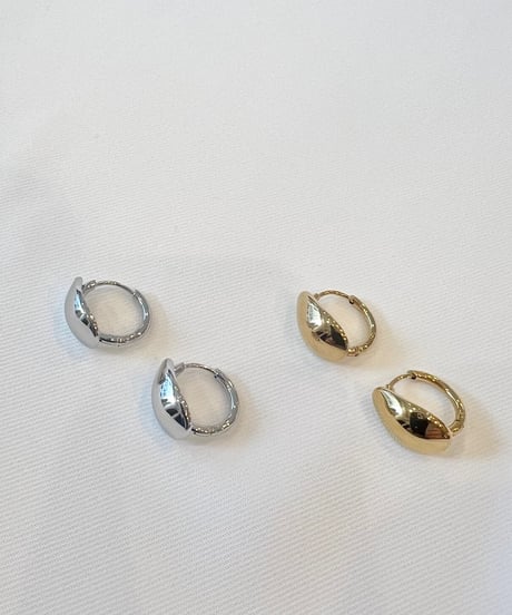 【金属アレルギー対応】ドロップ型ピアス