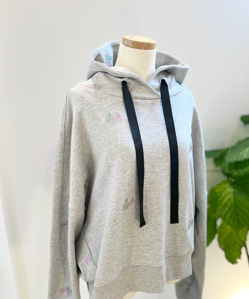 刺繍クロップドフーディー(2色) | セレクトショップ noi bloom