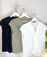 リネンタックブラウス
