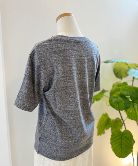 【STAYING】ロゴTシャツ