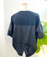 バックリボンTシャツ